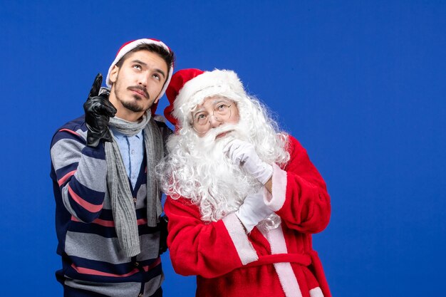 Papai noel com jovem homem