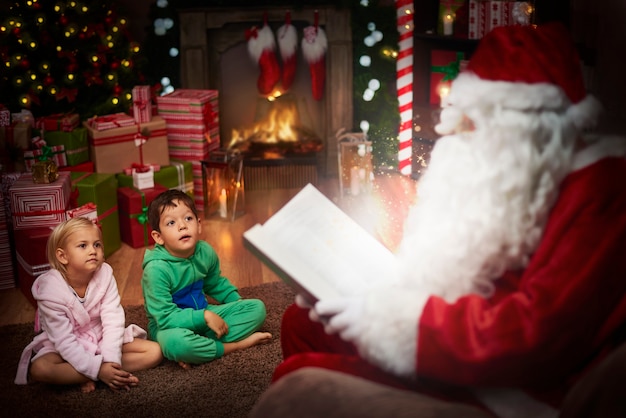 Papai Noel é o melhor contador de histórias