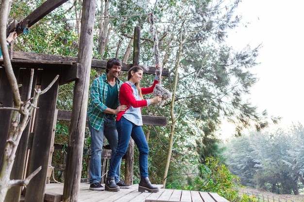 Pares Charming visitar o parque de aventuras