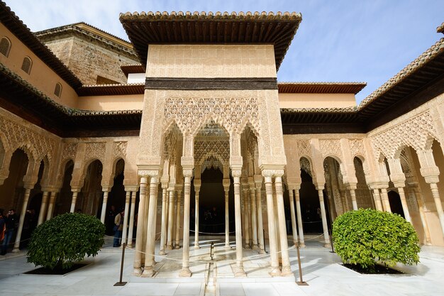 Pátio dos leões em Alhambra