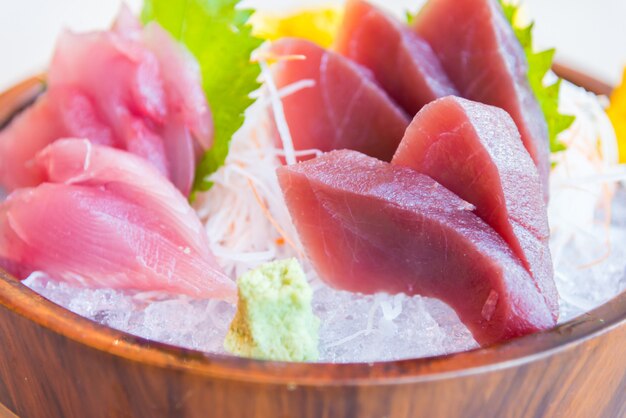 Peixe cru fresco sashimi