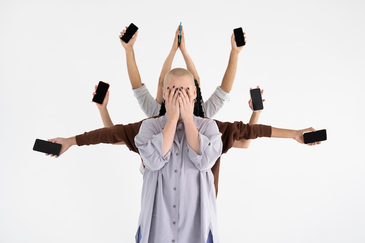 Foto grátis pessoas conectadas nas redes sociais
