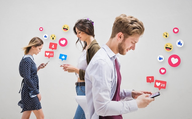 Pessoas de tiro médio viciadas em mídias sociais