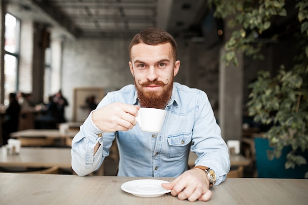 Foto grátis pessoas, homem, online, jovem, jovem