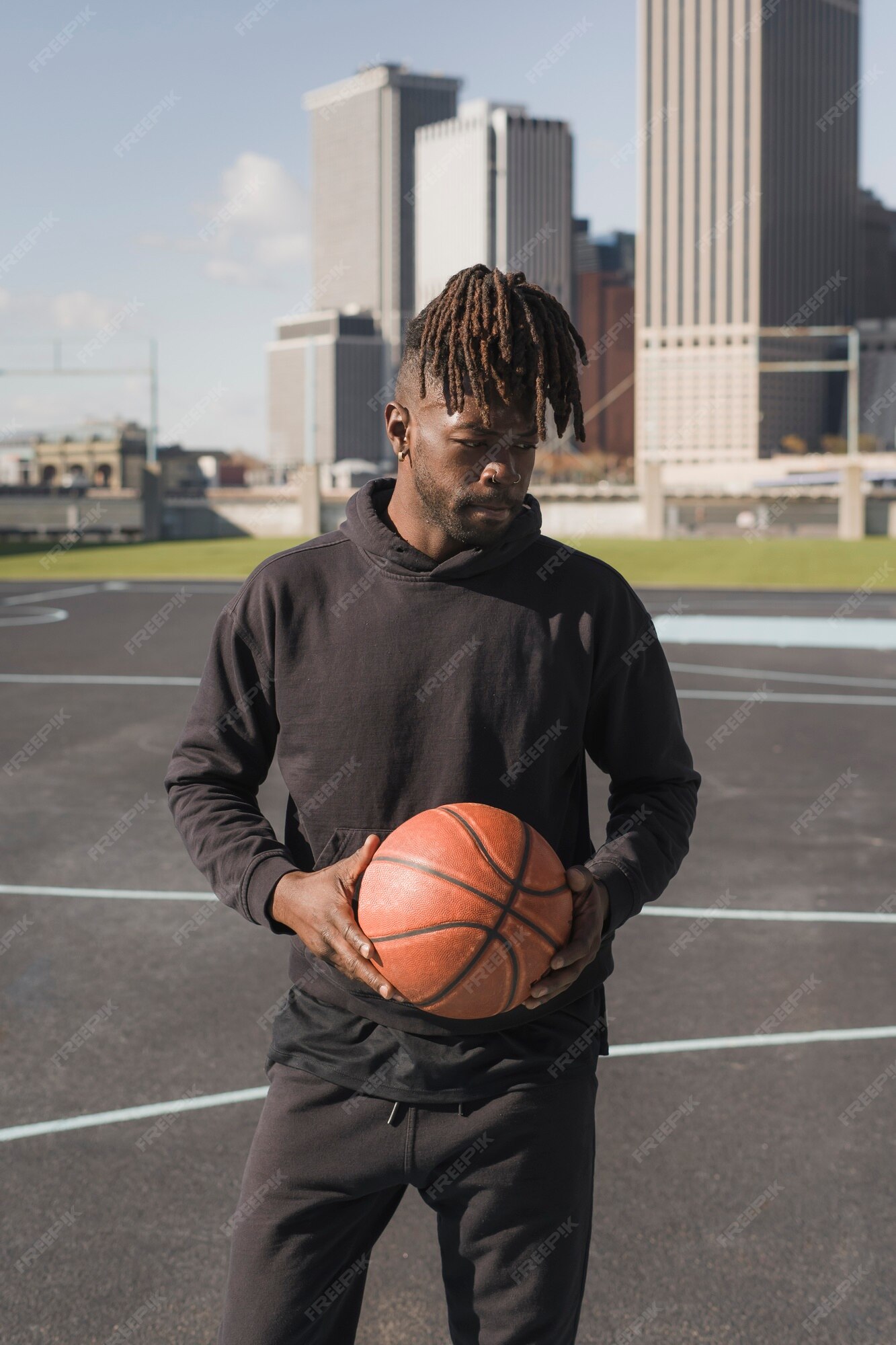 Foto Pessoas jogando basquete durante o dia – Imagem de República