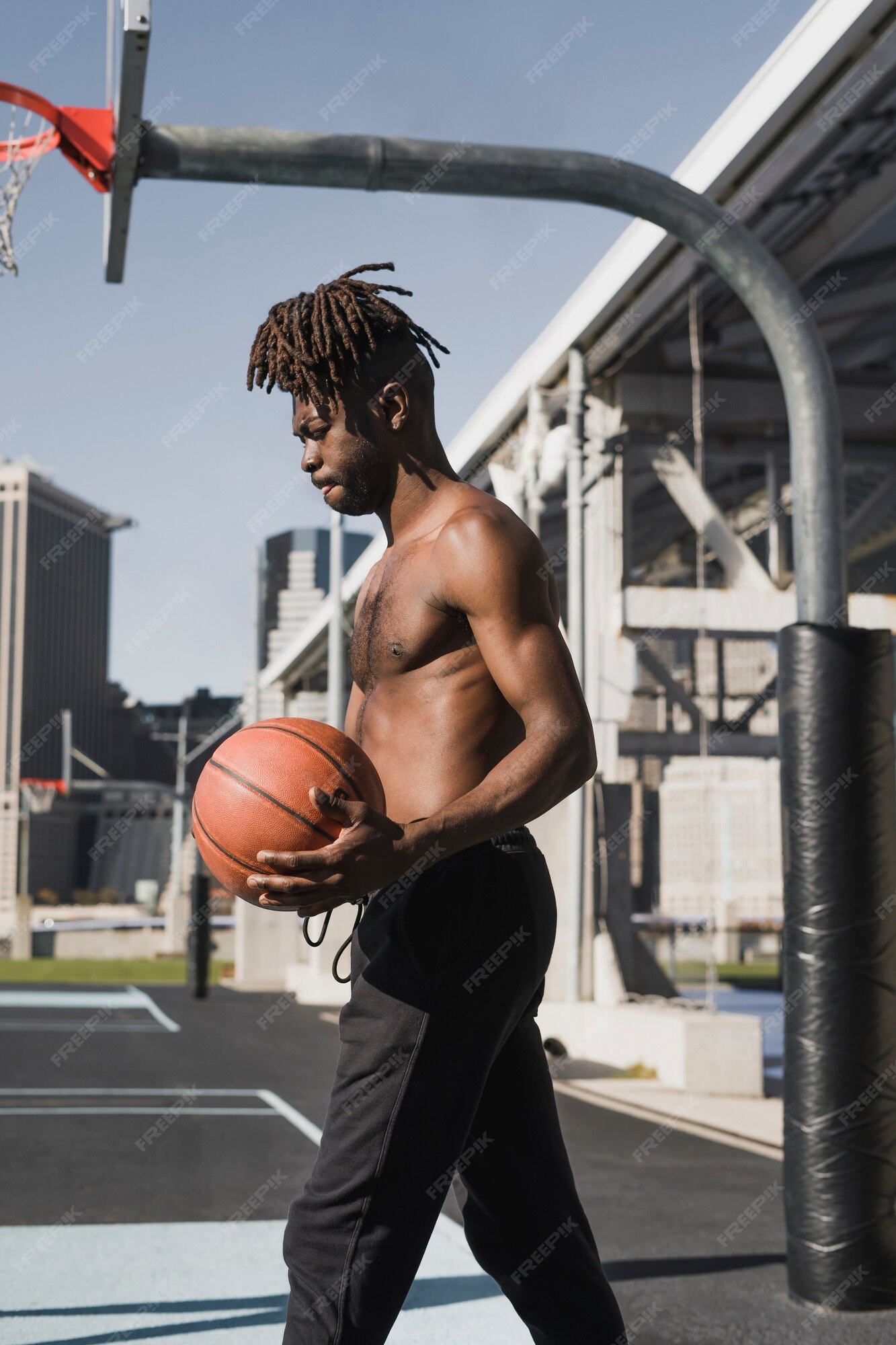 Duas Pessoas Jogando Basquete Imagem Grátis_Foto Número