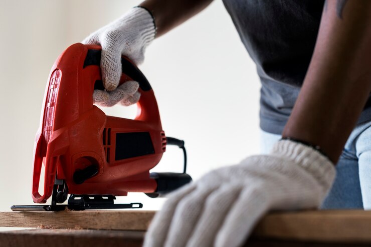 Foto grátis pessoas renovando o conceito de casa