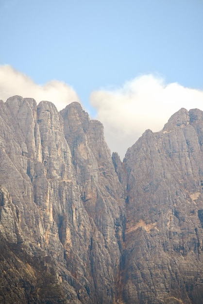 Picos dos alpes dolomitas na itália