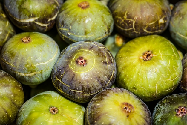 Pilha de melancia fresca no mercado