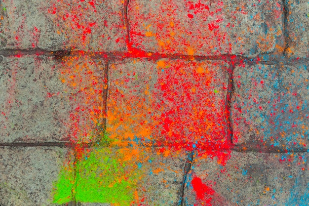 Pintura colorida na pedra de pavimentação
