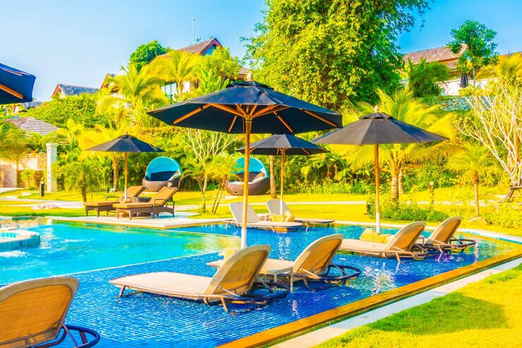 Foto grátis piscina ao ar livre