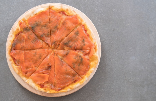 Pizza de salmão defumado