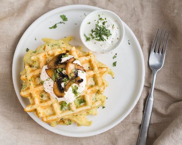 Plano de café da manhã com waffers deliciosos