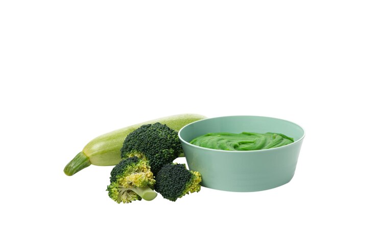 Foto grátis png um prato de puré de bebê isolado em um fundo branco