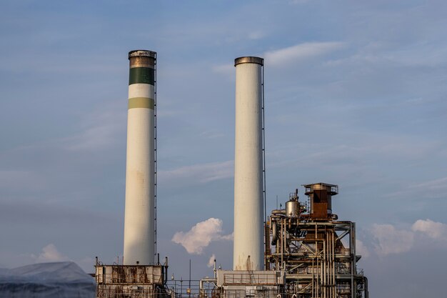 Poluição ambiental e exterior da indústria à luz do dia