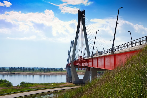 Ponte de Murom através de Oka