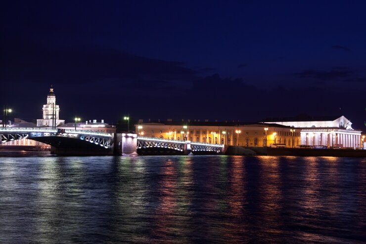 Foto grátis ponte do palácio à noite