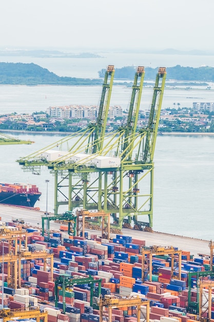 Foto grátis porta de logística de contêineres comércio marítimo