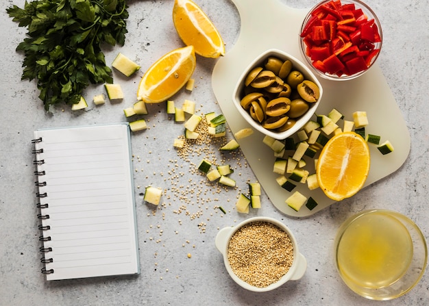 Foto grátis postura plana de ingredientes alimentares