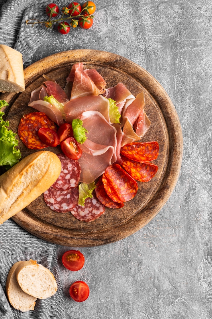 Foto grátis postura plana do conceito de carne fresca