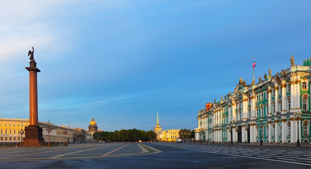 Praça do Palácio em São Petersburgo