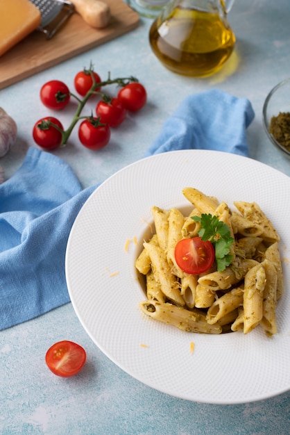 Foto grátis prato com delicioso prato de massa italiana