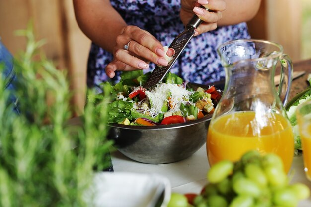 Preparando comida para piquenique