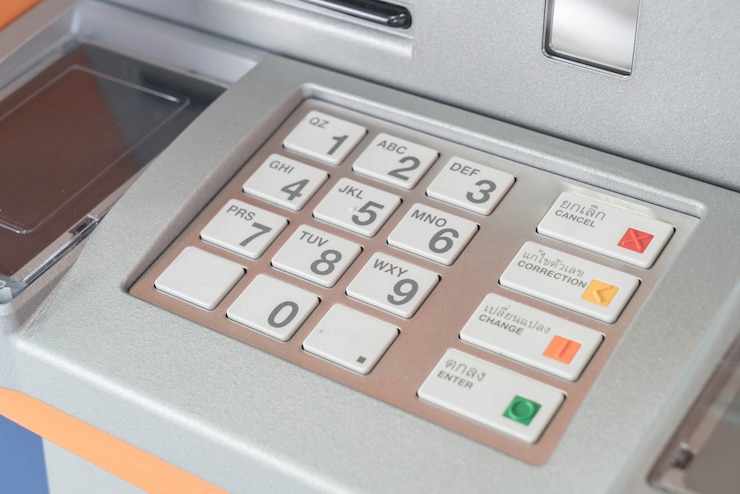 Foto grátis pressione o teclado atm epp