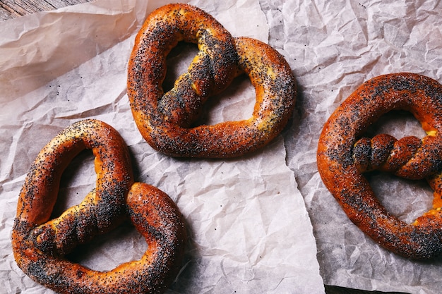 Pretzel em cima da mesa