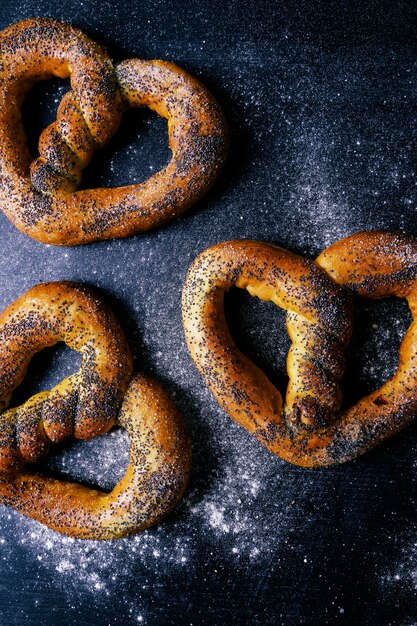 Pretzel em cima da mesa