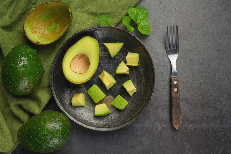 Foto grátis produtos de abacate feitos de abacate conceito de nutrição alimentar.