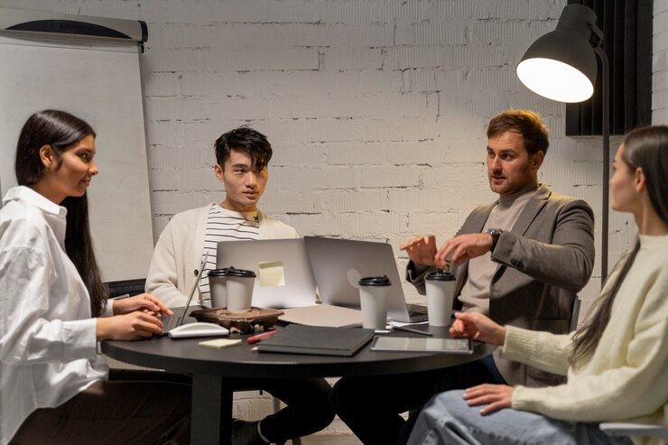Foto grátis proprietário da empresa trabalhando em sua estratégia