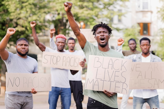 Protesto de matéria viva negra