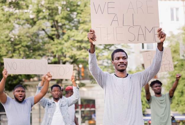 Foto grátis protesto de matéria viva negra