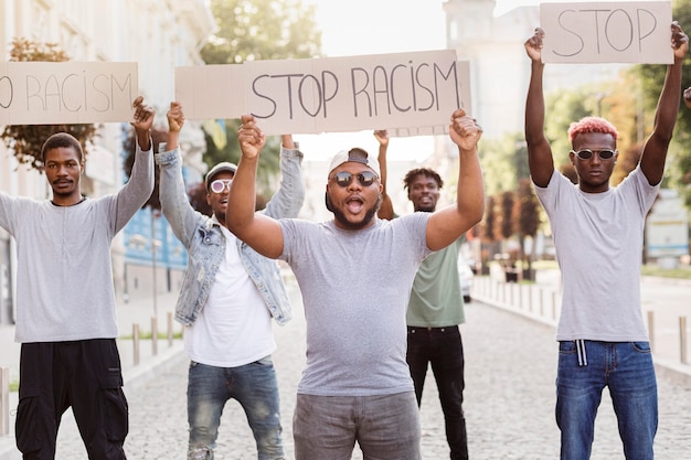 Foto grátis protesto de matéria viva negra