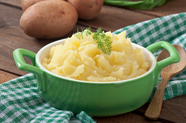 Foto grátis purê de batatas frescas e saborosas