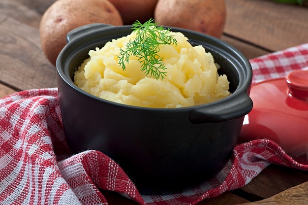 Purê de batatas frescas e saborosas