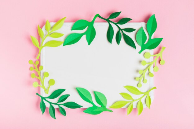 Quadro de folhas de primavera naturais