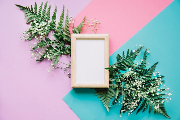 Quadro em folhas exóticas