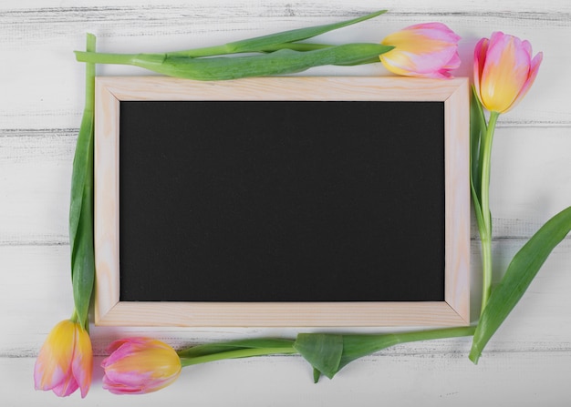 Quadro negro quadro tulipas