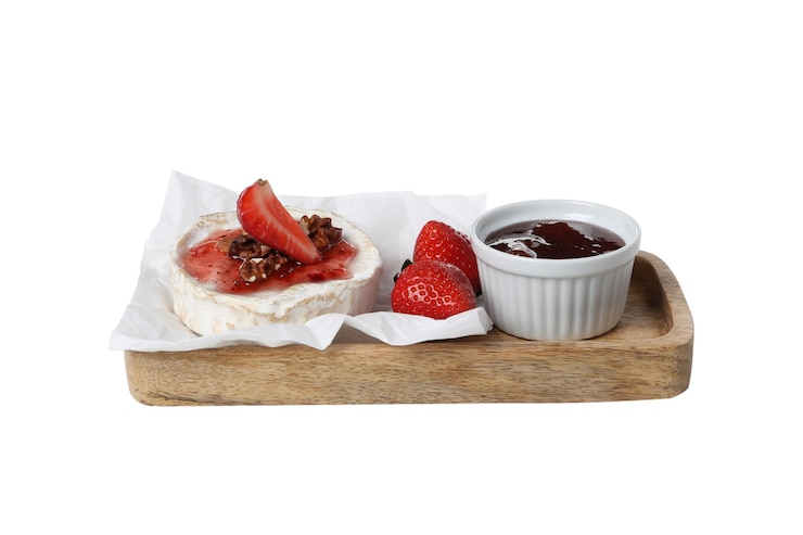 Foto grátis queijo camembert png comida deliciosa isolada em fundo branco