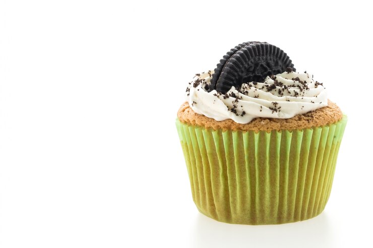 Foto grátis queque delicioso com um cookie
