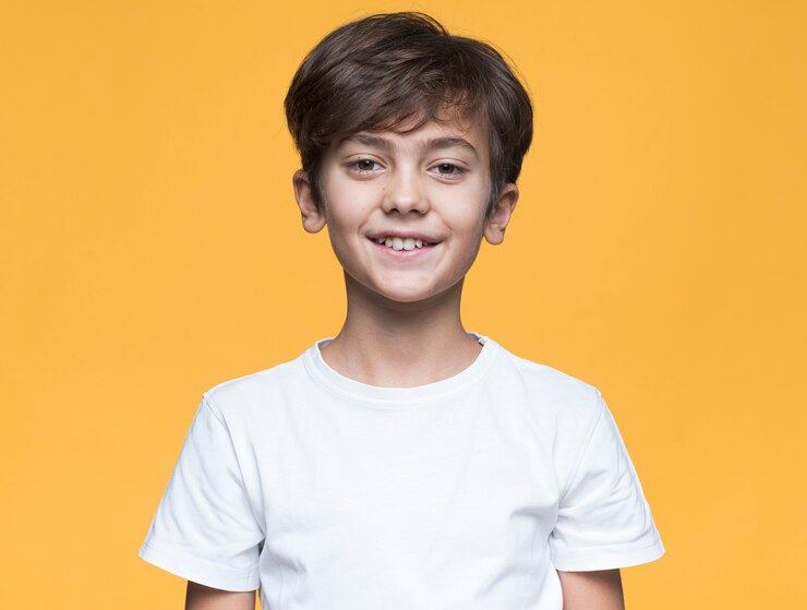Foto grátis rapaz jovem bonito retrato