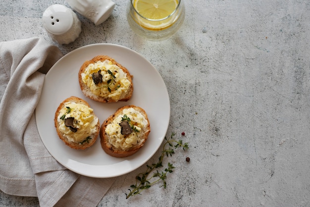 Foto grátis receita de trufa deliciosa plana leiga