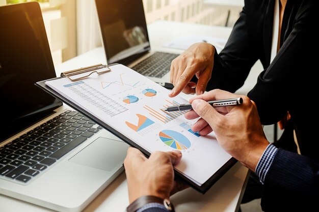 Resultados do local de trabalho relatório de relatório profissional durante