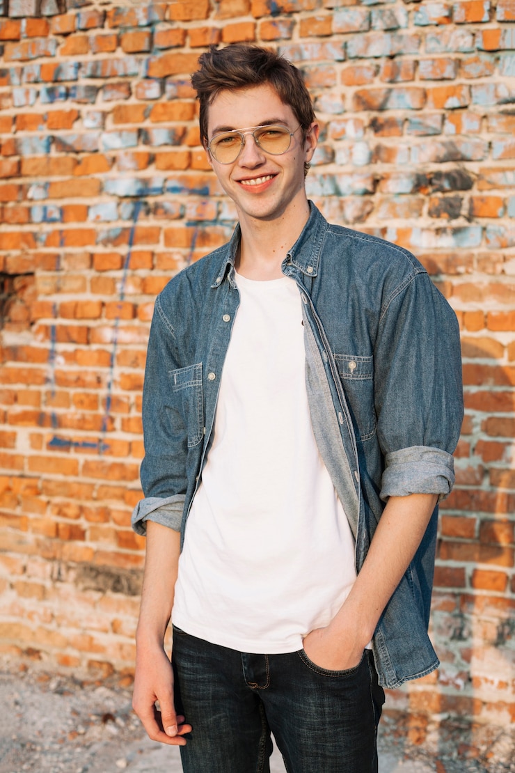 Foto grátis retrato de adolescente bonito posando