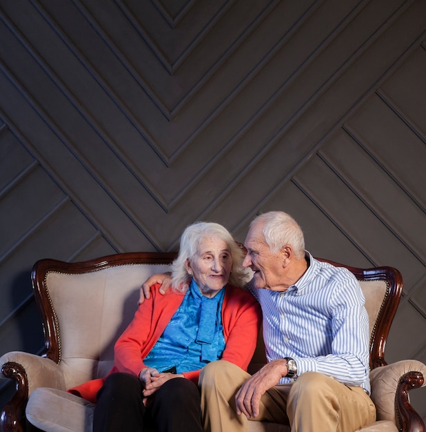 Foto grátis retrato de casal sênior juntos no amor