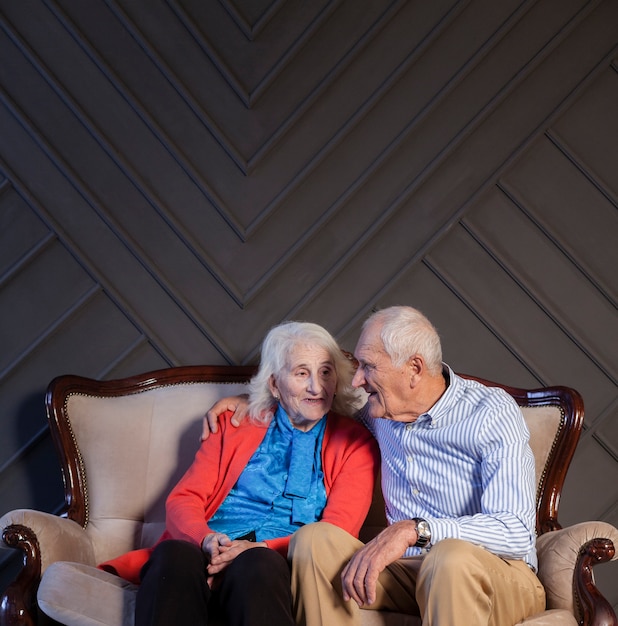 Retrato de casal sênior juntos no amor