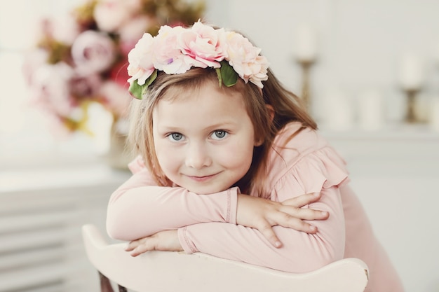 Foto grátis retrato de crianças felizes