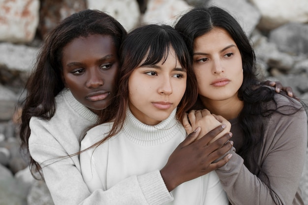 Foto grátis retrato de diversos povos latinos